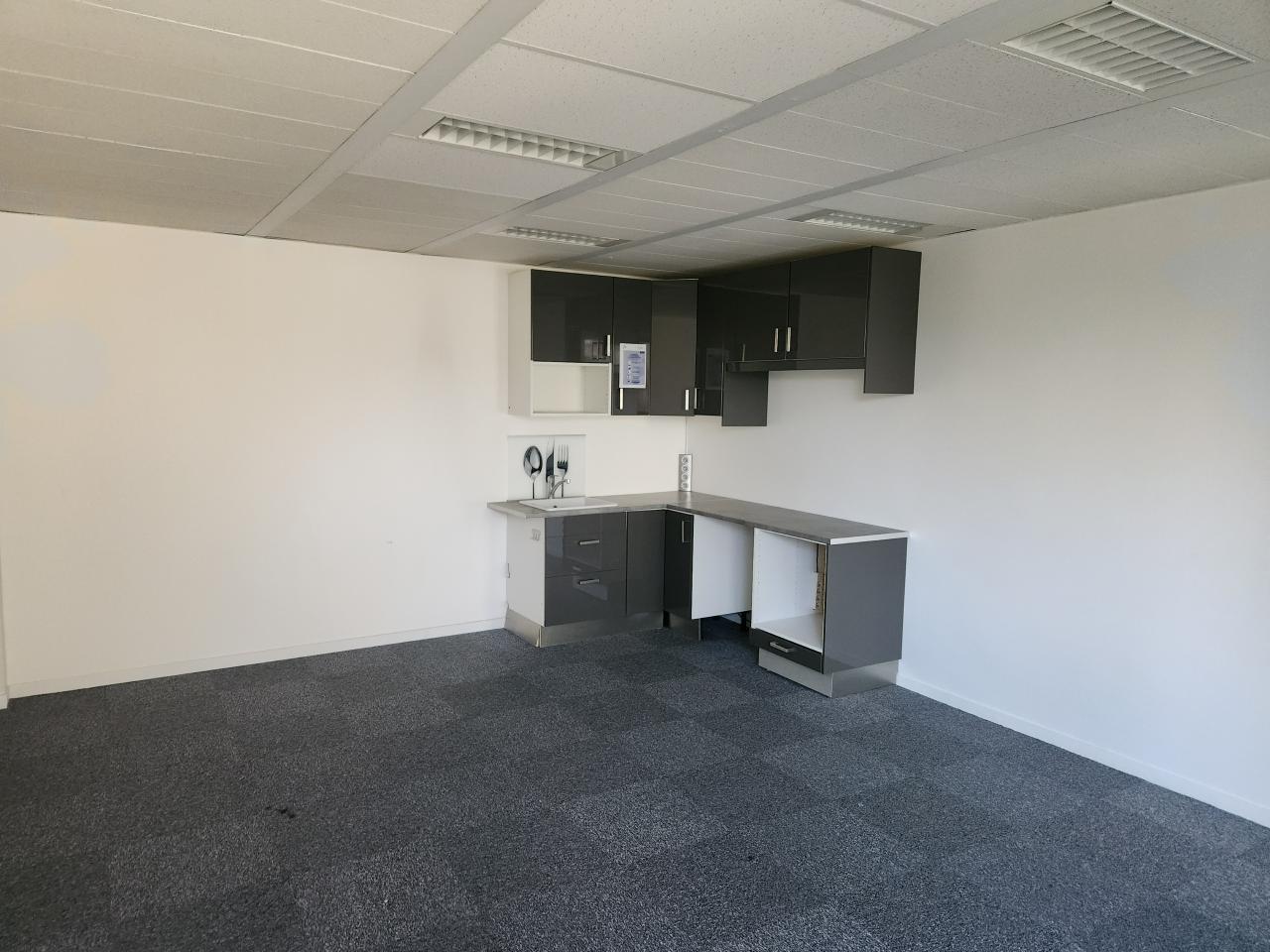 Bureau Saint Thibault des Vignes 1139m² Location bureau Saint Thibault des Vignes Seine-et-Marne OLBUR2105828 4